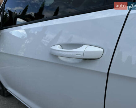 Білий Фольксваген e-Golf, об'ємом двигуна 0 л та пробігом 74 тис. км за 15200 $, фото 17 на Automoto.ua