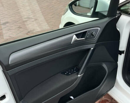 Білий Фольксваген e-Golf, об'ємом двигуна 0 л та пробігом 140 тис. км за 12500 $, фото 18 на Automoto.ua