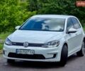 Белый Фольксваген e-Golf, объемом двигателя 0 л и пробегом 152 тыс. км за 11500 $, фото 1 на Automoto.ua
