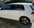 Белый Фольксваген e-Golf, объемом двигателя 0 л и пробегом 98 тыс. км за 16200 $, фото 5 на Automoto.ua