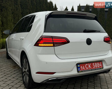 Белый Фольксваген e-Golf, объемом двигателя 0 л и пробегом 97 тыс. км за 11555 $, фото 17 на Automoto.ua