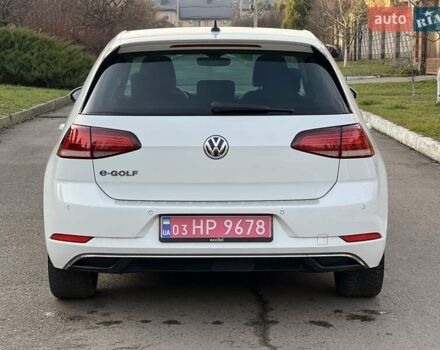 Белый Фольксваген e-Golf, объемом двигателя 0 л и пробегом 129 тыс. км за 11950 $, фото 17 на Automoto.ua