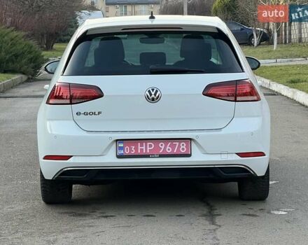 Белый Фольксваген e-Golf, объемом двигателя 0 л и пробегом 129 тыс. км за 11950 $, фото 2 на Automoto.ua