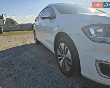 Белый Фольксваген e-Golf, объемом двигателя 0 л и пробегом 130 тыс. км за 11400 $, фото 6 на Automoto.ua