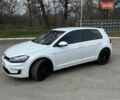 Белый Фольксваген e-Golf, объемом двигателя 0 л и пробегом 88 тыс. км за 12700 $, фото 6 на Automoto.ua
