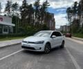 Белый Фольксваген e-Golf, объемом двигателя 0 л и пробегом 116 тыс. км за 14100 $, фото 2 на Automoto.ua
