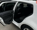 Белый Фольксваген e-Golf, объемом двигателя 0 л и пробегом 126 тыс. км за 12800 $, фото 16 на Automoto.ua
