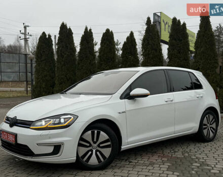 Белый Фольксваген e-Golf, объемом двигателя 0 л и пробегом 97 тыс. км за 11555 $, фото 5 на Automoto.ua