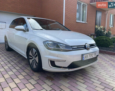 Белый Фольксваген e-Golf, объемом двигателя 0 л и пробегом 90 тыс. км за 14699 $, фото 14 на Automoto.ua