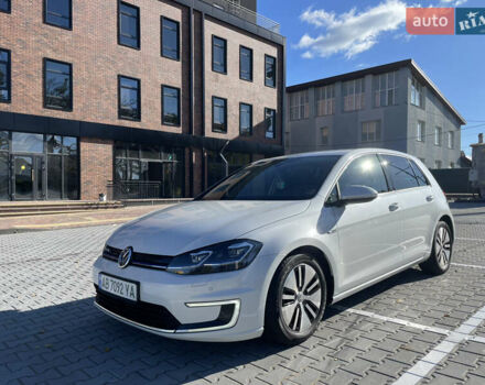 Белый Фольксваген e-Golf, объемом двигателя 0 л и пробегом 89 тыс. км за 14700 $, фото 4 на Automoto.ua
