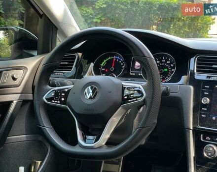 Білий Фольксваген e-Golf, об'ємом двигуна 0 л та пробігом 110 тис. км за 13530 $, фото 19 на Automoto.ua