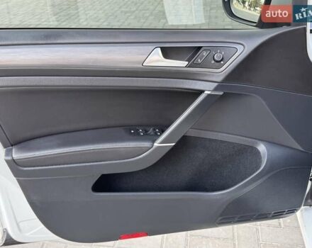 Білий Фольксваген e-Golf, об'ємом двигуна 0 л та пробігом 103 тис. км за 13300 $, фото 28 на Automoto.ua