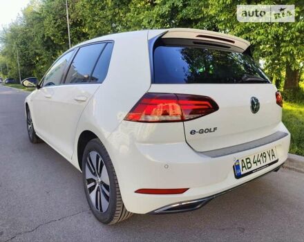 Белый Фольксваген e-Golf, объемом двигателя 0 л и пробегом 119 тыс. км за 14950 $, фото 6 на Automoto.ua