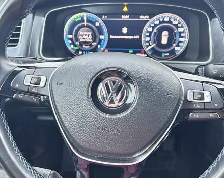 Белый Фольксваген e-Golf, объемом двигателя 0 л и пробегом 90 тыс. км за 12600 $, фото 11 на Automoto.ua