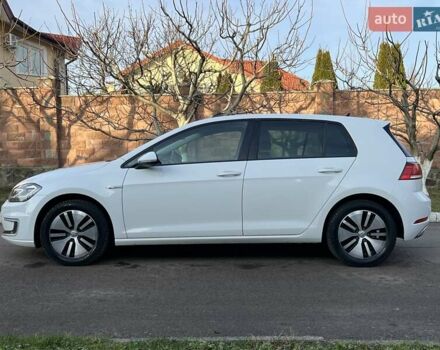 Белый Фольксваген e-Golf, объемом двигателя 0 л и пробегом 129 тыс. км за 11950 $, фото 16 на Automoto.ua