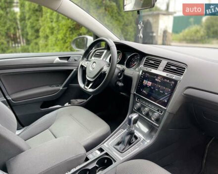 Белый Фольксваген e-Golf, объемом двигателя 0 л и пробегом 112 тыс. км за 13500 $, фото 20 на Automoto.ua