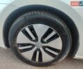 Белый Фольксваген e-Golf, объемом двигателя 0 л и пробегом 142 тыс. км за 12950 $, фото 14 на Automoto.ua