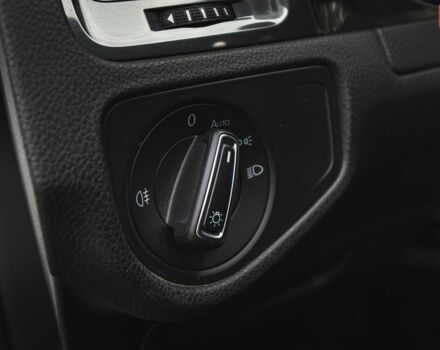 Білий Фольксваген e-Golf, об'ємом двигуна 0 л та пробігом 137 тис. км за 13500 $, фото 28 на Automoto.ua