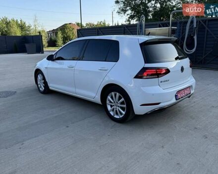 Белый Фольксваген e-Golf, объемом двигателя 0 л и пробегом 120 тыс. км за 13593 $, фото 5 на Automoto.ua
