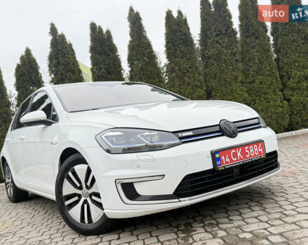 Белый Фольксваген e-Golf, объемом двигателя 0 л и пробегом 97 тыс. км за 11555 $, фото 11 на Automoto.ua