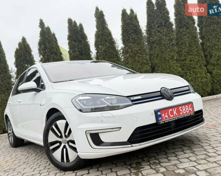 Белый Фольксваген e-Golf, объемом двигателя 0 л и пробегом 97 тыс. км за 11555 $, фото 12 на Automoto.ua