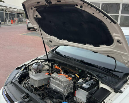 Білий Фольксваген e-Golf, об'ємом двигуна 0 л та пробігом 140 тис. км за 12500 $, фото 41 на Automoto.ua