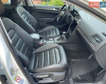 Белый Фольксваген e-Golf, объемом двигателя 0 л и пробегом 90 тыс. км за 14699 $, фото 19 на Automoto.ua
