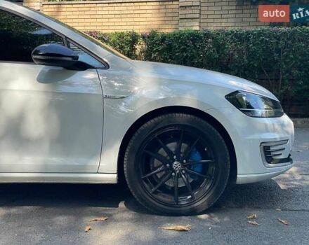 Білий Фольксваген e-Golf, об'ємом двигуна 0 л та пробігом 110 тис. км за 13530 $, фото 10 на Automoto.ua