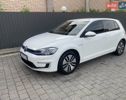 Белый Фольксваген e-Golf, объемом двигателя 0 л и пробегом 77 тыс. км за 13900 $, фото 2 на Automoto.ua