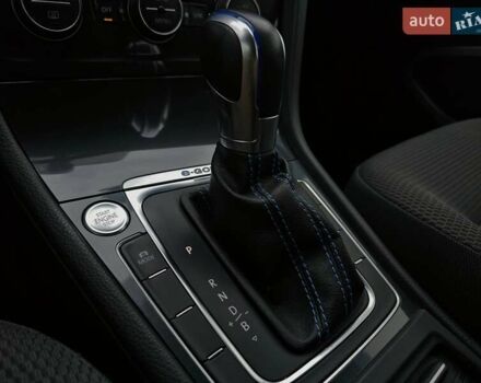 Белый Фольксваген e-Golf, объемом двигателя 0 л и пробегом 101 тыс. км за 12499 $, фото 12 на Automoto.ua