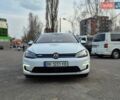 Белый Фольксваген e-Golf, объемом двигателя 0 л и пробегом 146 тыс. км за 13500 $, фото 2 на Automoto.ua