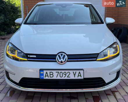 Белый Фольксваген e-Golf, объемом двигателя 0 л и пробегом 90 тыс. км за 14699 $, фото 1 на Automoto.ua