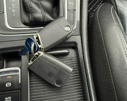 Белый Фольксваген e-Golf, объемом двигателя 0 л и пробегом 97 тыс. км за 11555 $, фото 44 на Automoto.ua