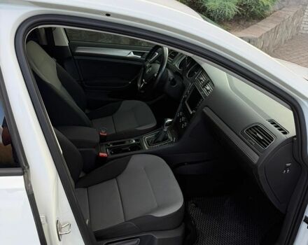 Білий Фольксваген e-Golf, об'ємом двигуна 0 л та пробігом 109 тис. км за 11000 $, фото 10 на Automoto.ua