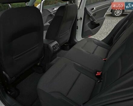 Белый Фольксваген e-Golf, объемом двигателя 0 л и пробегом 101 тыс. км за 12499 $, фото 18 на Automoto.ua