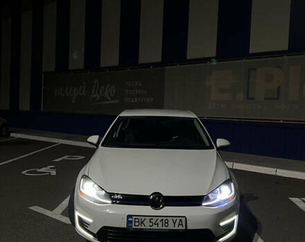 Білий Фольксваген e-Golf, об'ємом двигуна 0 л та пробігом 248 тис. км за 9500 $, фото 1 на Automoto.ua