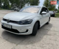 Белый Фольксваген e-Golf, объемом двигателя 0 л и пробегом 142 тыс. км за 13999 $, фото 1 на Automoto.ua