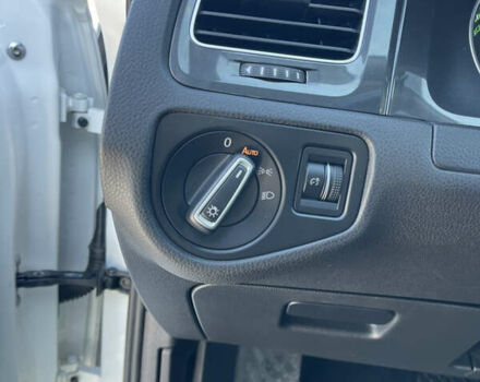 Белый Фольксваген e-Golf, объемом двигателя 0 л и пробегом 56 тыс. км за 11600 $, фото 13 на Automoto.ua