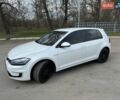 Белый Фольксваген e-Golf, объемом двигателя 0 л и пробегом 88 тыс. км за 12700 $, фото 2 на Automoto.ua