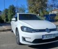 Белый Фольксваген e-Golf, объемом двигателя 0 л и пробегом 160 тыс. км за 12100 $, фото 2 на Automoto.ua