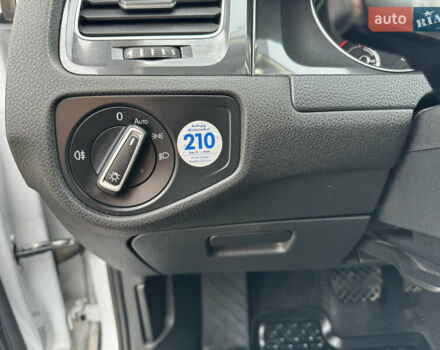 Белый Фольксваген e-Golf, объемом двигателя 0 л и пробегом 78 тыс. км за 14000 $, фото 19 на Automoto.ua