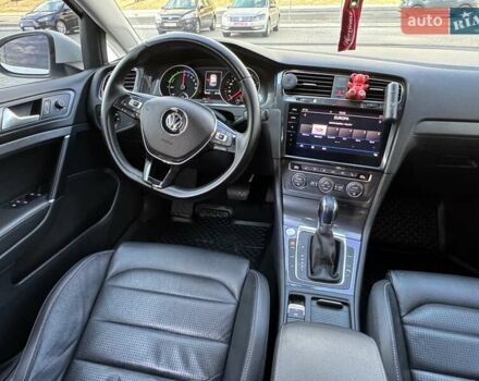 Білий Фольксваген e-Golf, об'ємом двигуна 0 л та пробігом 103 тис. км за 13300 $, фото 26 на Automoto.ua
