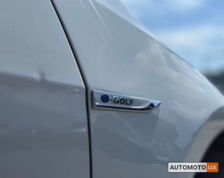 Белый Фольксваген e-Golf, объемом двигателя 36 л и пробегом 118 тыс. км за 15500 $, фото 8 на Automoto.ua
