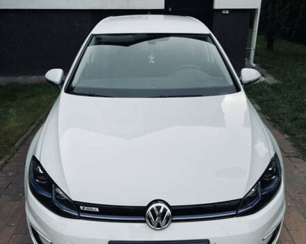 Белый Фольксваген e-Golf, объемом двигателя 0 л и пробегом 112 тыс. км за 13500 $, фото 2 на Automoto.ua