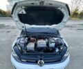 Белый Фольксваген e-Golf, объемом двигателя 0 л и пробегом 121 тыс. км за 11900 $, фото 11 на Automoto.ua