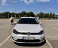 Белый Фольксваген e-Golf, объемом двигателя 0 л и пробегом 107 тыс. км за 12500 $, фото 6 на Automoto.ua