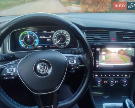 Белый Фольксваген e-Golf, объемом двигателя 0 л и пробегом 142 тыс. км за 13100 $, фото 10 на Automoto.ua