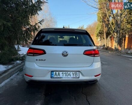 Белый Фольксваген e-Golf, объемом двигателя 0 л и пробегом 94 тыс. км за 15400 $, фото 11 на Automoto.ua