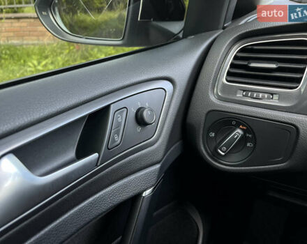 Білий Фольксваген e-Golf, об'ємом двигуна 0 л та пробігом 74 тис. км за 15200 $, фото 21 на Automoto.ua