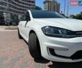 Белый Фольксваген e-Golf, объемом двигателя 0 л и пробегом 50 тыс. км за 11500 $, фото 25 на Automoto.ua